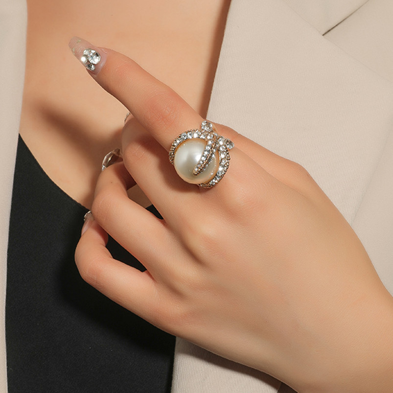 Fashionable Retro Trend Gemstone Ring From Pearl, European Style, Simple And Elegant Design