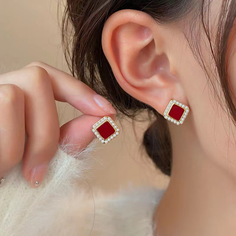 Sophisticated Small Red Square Advanced Fashionable Earrings From Pearl, High-quality Style